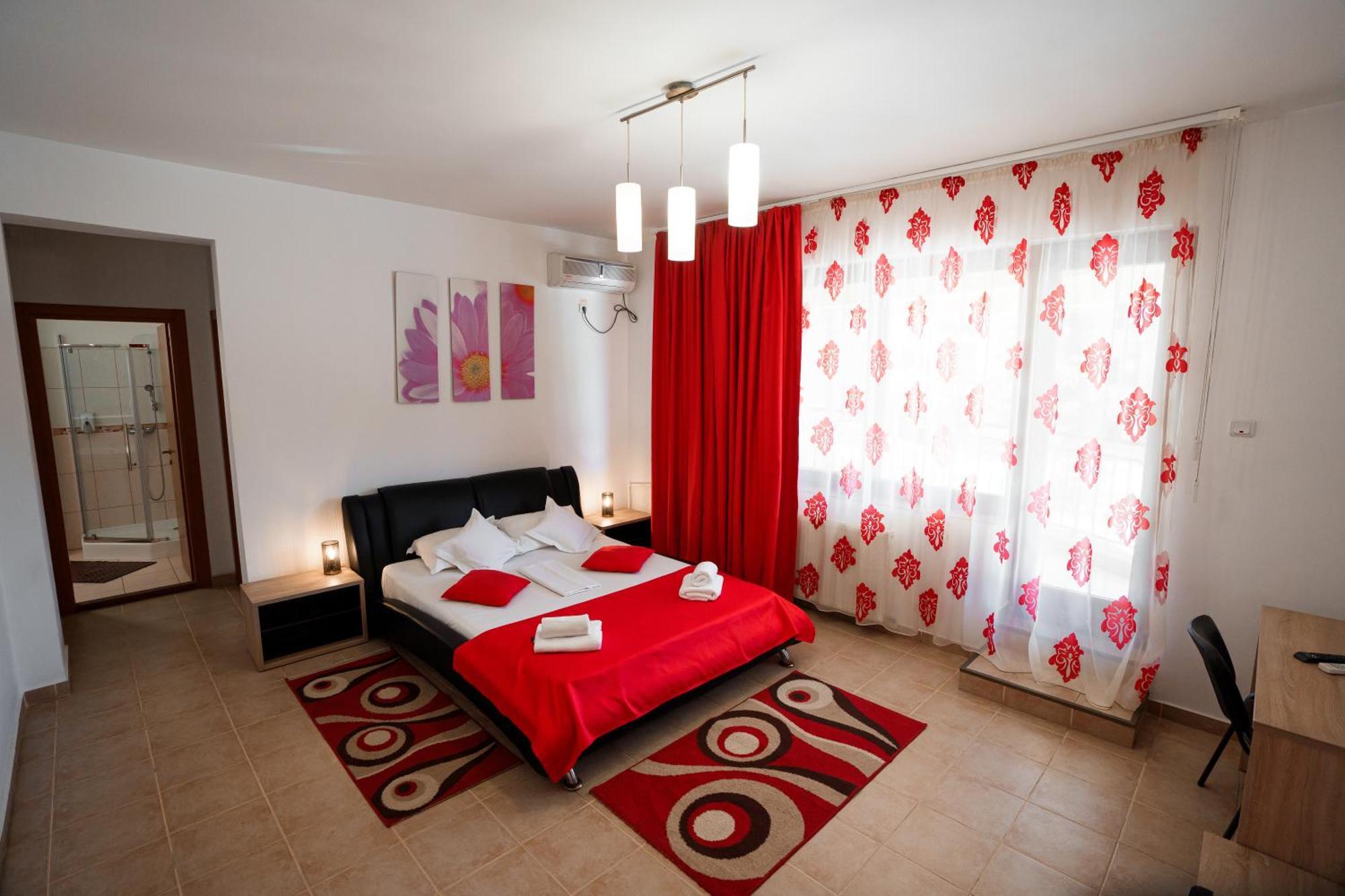 Raluca Hotel Navodari Bagian luar foto