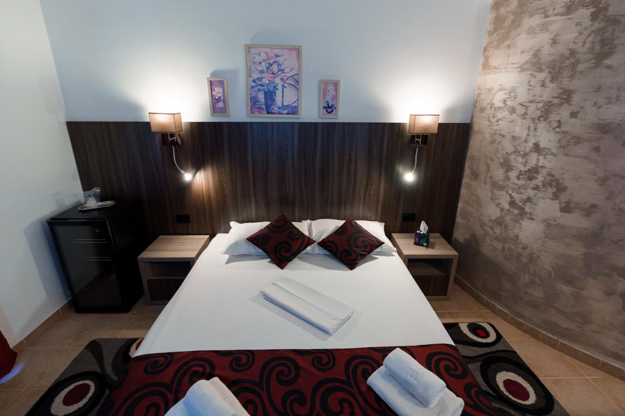 Raluca Hotel Navodari Bagian luar foto